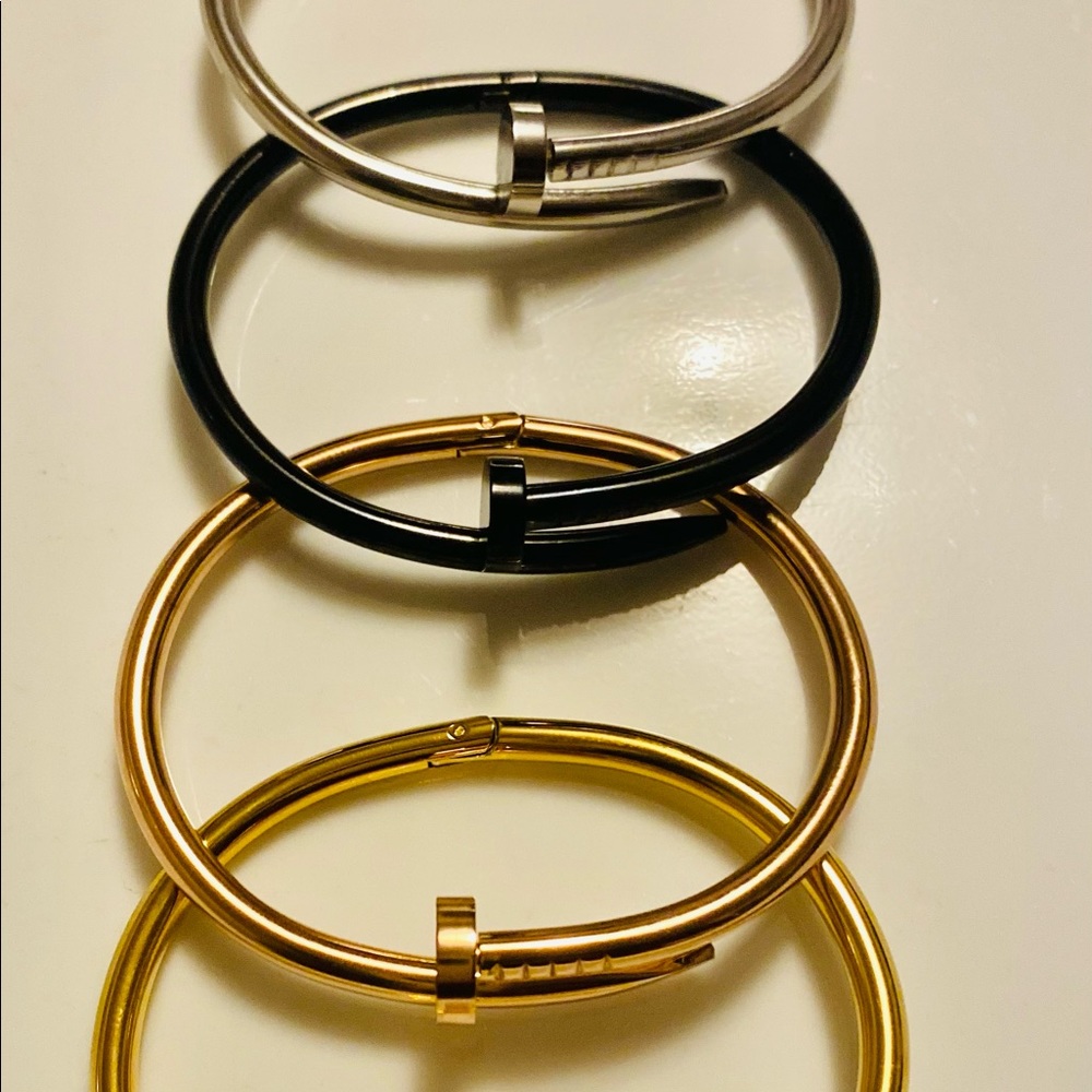 Screw inspired bracelet